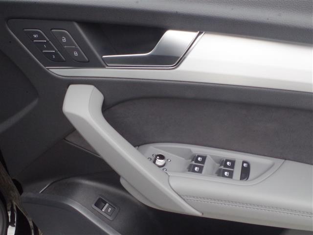 LIBERALAでは多種多様の車種をご用意させていただいております。お客様がご納得いくまで、そのお車の持つ特性を五感すべてで感じ取っていただける場をご提供します。