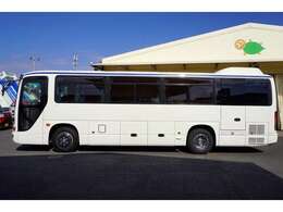 全国納車可能です！！特殊な車両も扱っているので遠方のお客様にも実績があります。遠方のお客様には陸送費など全力で交渉いたしますのであきらめずに一度お問合せ下さい。