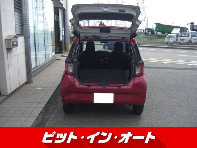 ピット・イン・オートは陸送会社と提携しております。全国各地へ納車可能ですので、陸送費のご相談など、フリーダイヤルにてお気軽にお電話ください。担当：青木