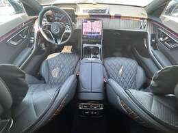 一体感のあるナビは、高級感ある車内を演出してくれます。オーディオ機能も充実しておりますので、運転もより楽しめます♪