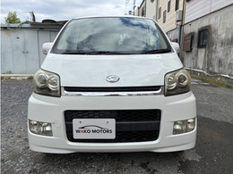 車両は入庫後、徹底洗車ならびに磨きを行っております。