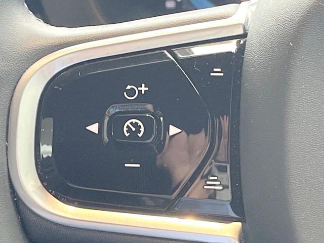 【全車速対応アダプティブクルーズコントロール】ミリ波レーダー+ステレオカメラ+赤外線により前方車輌を認識し、速度や車間距離を維持・調整。高速道路走行時や渋滞時にドライバーの負担を大幅に軽減します。