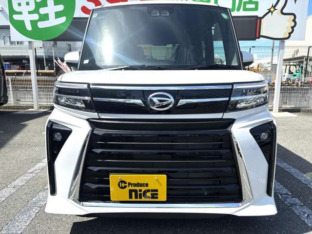フロントビュー★独自デザインの他車にはない威厳と高級感が感じられます♪