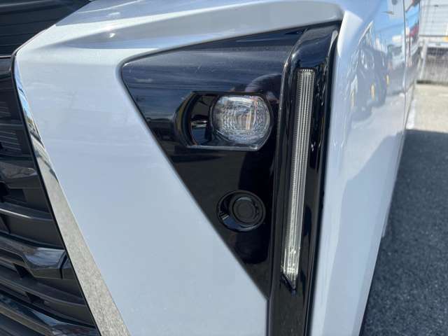 テールランプ　ledテールランプ明るく金地綱光を放つため後続車からの視認性が高く安全性も確保されています