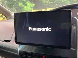 【大画面ナビ】人気の大型10インチナビを装備。存在感のある大画面はインパクト大！ナビ利用時のマップ表示は見やすく、テレビやDVDは臨場感がアップ！いつものドライブがグッと楽しくなります♪