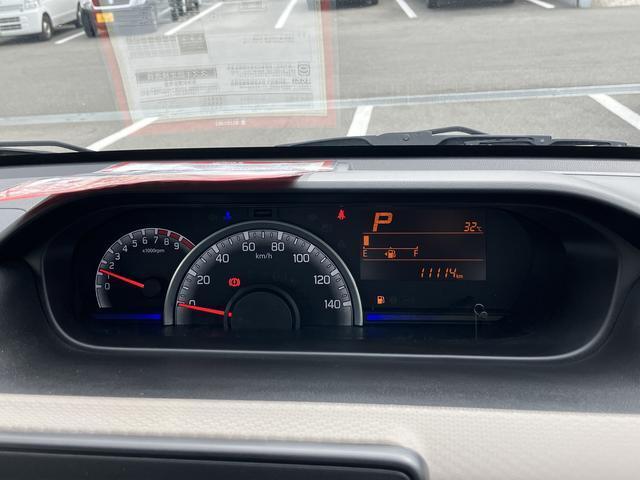 燃費効率が良い運転状態になるとメーターの照明がエコドライブをサポートします。