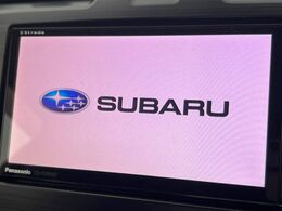 【純正ナビ】人気の純正ナビを装備しております。ナビの使いやすさはもちろん、オーディオ機能も充実！キャンプや旅行はもちろん、通勤や買い物など普段のドライブも楽しくなるはず♪