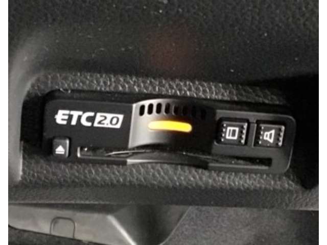 ETC2.0が標準装備です。高速道路の渋滞情報や静止画像提供などをナビとリンクして画面でお知らせします。また、高速道路の一時退出対象インターでは料金据え置きで一時退出もできます