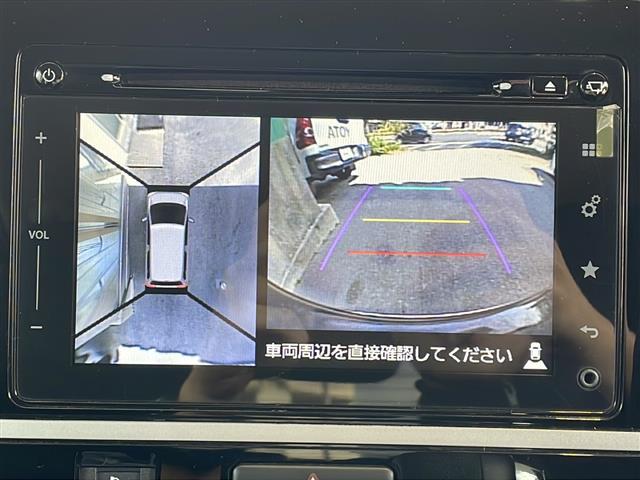 【全方位モニター】クルマを真上から見下ろした視点で駐車をサポートします！死角からの障害物にいち早く気が付くことができます。