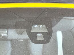 【シティブレーキアクティブシステム】低速走行中に前方の車両等を認識し、衝突しそうな時は警報とブレーキで衝突回避と被害軽減をアシスト。より安全にドライブをお楽しみいただけます。