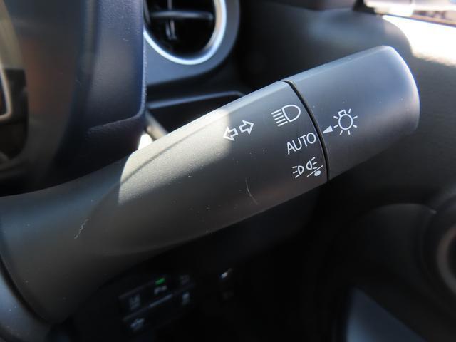 【オートライトシステム】車外の明るさに応じて自動でライトを点灯・消灯させます！
