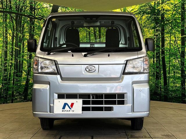 弊社では、全車『修復歴なし』のお車のみ取り扱っております。専任バイヤーによる厳選した仕入れの後、入庫後の車両チェックを行い、ネクステージが認定した高品質な中古車をご提供しております。