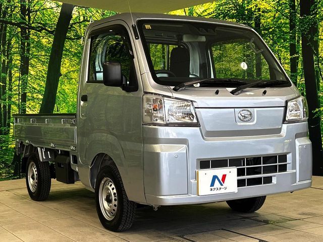 大好評のボディコーティング「弾スプラッシュコート」もご納車までに施工可能。通常のガラスコートと異なる、耐久年数6年の無機質ガラスコーティングが、ボディをキレイな状態に保ってくれます。