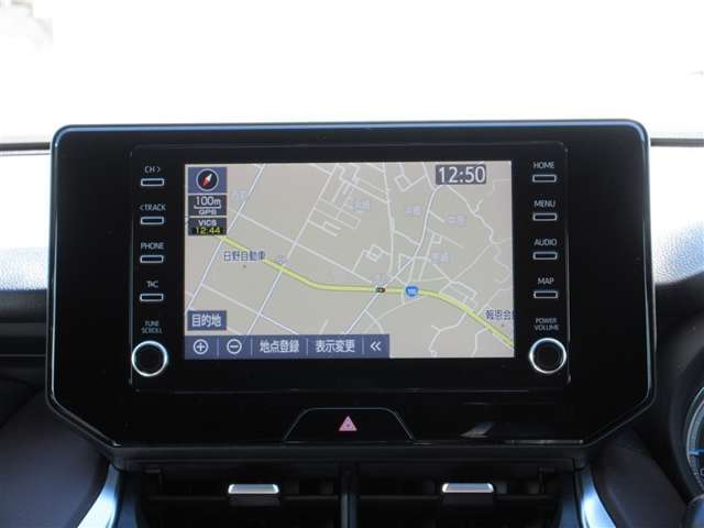 純正ナビを装備。タッチパネル式で使いやすく、お出かけもラクラクです。