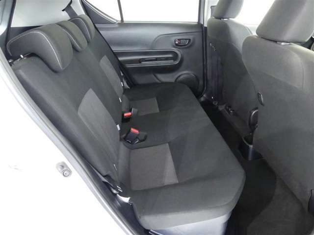 ゆとりある広々とした車内空間は、ドライブを始め買い物やレジャーなど、幅広く活躍します。一人でもみんなとでもお出かけを楽しみましょう！