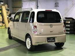 法定整備費用は本体価格に含まれております。洗練されたサービススタッフが法定整備を実施し、必要に応じて交換・修理作業を施したうえで、安心してお乗りいただける状態にしてお引渡し致します。