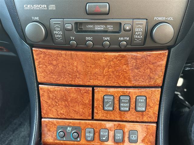 【運転席操作部】快適なドライブを楽しむための機能が装備されています！運転席から触れるので、使いやすいです！除菌プランいれていただくと、さらに清潔で安心していただけます！