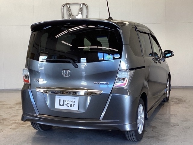 【Honda認定中古車 U-Select】　エンジン、オーディオやカーナビ(社外品は除く）に至るまで保証をお付け致します。全国のホンダディーラーで保証と整備が受けられます。