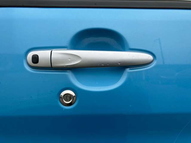 ☆外装の傷、ご相談ください☆お車の傷が気になる方、まずはご相談ください！当社は板金塗装も取り扱っております。気になる傷も綺麗にお直しいたします！