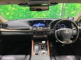 グループ総在庫数約30，000台！！全国の系列店からメーカー・車種問わずご紹介出来るので、あなたにピッタリのお車が見つかるはずです♪まずはお問い合わせ下さい☆