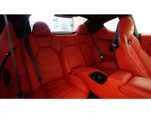 ご納車前には本国イタリアにてトレーニングを受けたMaseratiサービススタッフが隅々まで点検し、より安全かつ安心な状態でお客様へお渡しさせて頂きます。☆無料通話番号☆0078-6002-354690