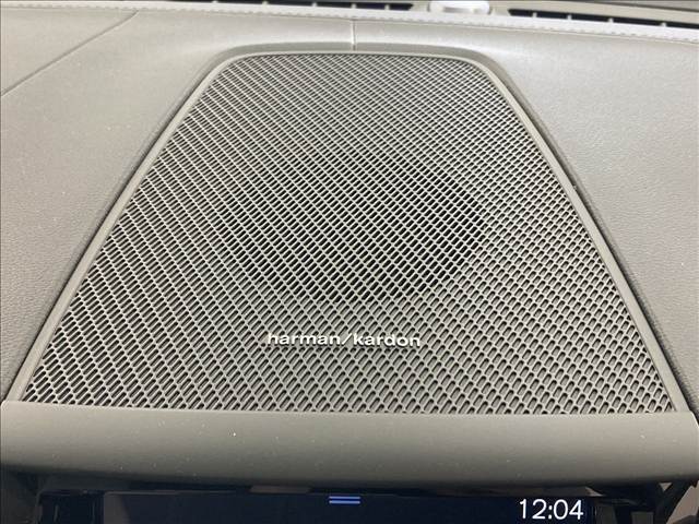 【ハーマンカードンプレミアムサウンド】オプションの高音質スピーカーを搭載しております。専用チューニングにより、クリアで臨場感あふれるサウンドを実現しワンランク上の空間をお楽しみください。