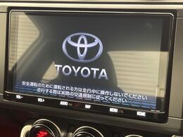 【純正ナビ】人気の純正ナビを装備。オーディオ機能も充実しており、Bluetooth接続すればお持ちのスマホやMP3プレイヤーの音楽を再生可能！毎日の運転がさらに楽しくなります！！
