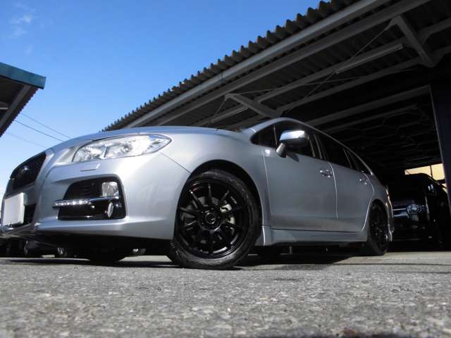 この度は、当店のお車をご検討頂き誠に有難うございます！お客様がご検討しやすいように画像を多数掲載しております！最後まで見て頂き気になることなどあれば遠慮なくメールもしくはお電話を頂ければと思います！