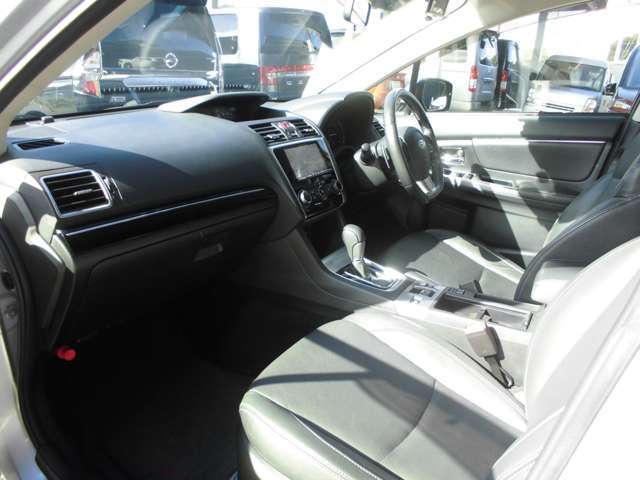 LEDポジションランプ・LEDヘッドランプ・LEDアクセサリーライナー・フォグランプ・LEDテールランプ・リアフォグ・サイドバイザー・オプションのフロントグリル・SSR/GTV02　17インチアルミ！