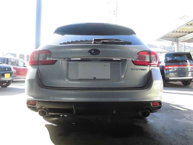 人気のレヴォーグ！オールシーズン大活躍な4WD！通勤からレジャーまで用途いろいろ使える一台！1600ccで維持費が安くお勧めです！ターボ付で走りが良いです！内外装とも程度良好です！まだまだ走ります！