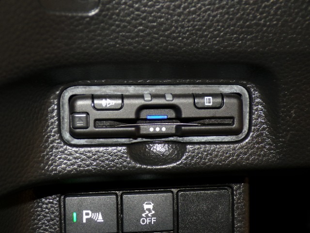 これさえあれば高速道路も楽々通行できます。お出掛けするのが好きな方には欠かせない装備です！