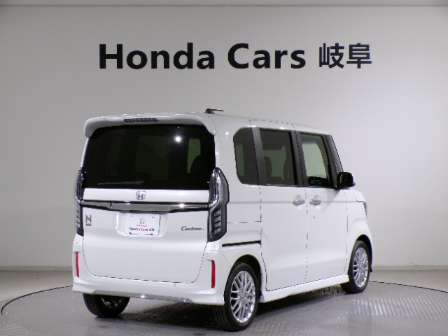 【点検整備】ご納車時には納車点検実施いたします。指定交換部品（エンジンオイル、オイルエレメント、ワイパーゴム）新品交換致します。その他必要交換部品は点検時交換致します。