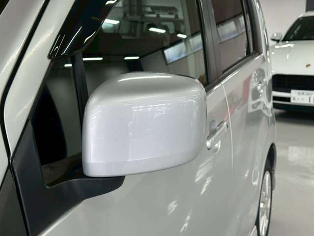 在庫車両は各展示場保管をしております。事前にご予約を頂ければご覧になりやすい場所にご準備をさせて頂きますので、ご来店前にはご連絡を頂ければ幸いです！