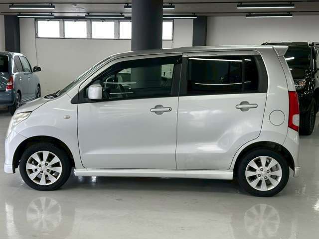 独自の直販システムを主軸に、幅広いネットワークを活かして徹底的にコストカットを行い仕入れております！