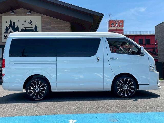 中部地区最大級SUV専門店。中古車から新車・登録済未使用車まで幅広く取り扱いしております。
