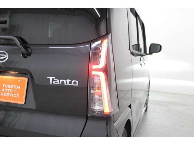 販売店オプションのナビやETCなどもお付けできます。人気のコーティングも施工可能です★