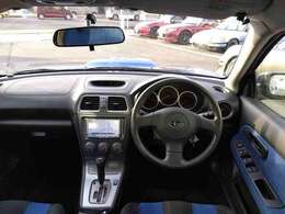 ☆稀少☆走行4，500KM☆ターボ☆禁煙車☆HIDヘッドランプ☆純正ナビ☆CD＆DVD＆ミュージックサーバー☆キーレス＆スペアキー☆電動格納ミラー☆リアスポイラー☆走行4千KM台☆試乗できます☆