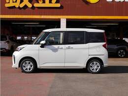 ■ドライビングを楽しくする空間。全車展示前には清掃、納車前には室内抗菌防臭施工をご用意いたしておりますので小さなお子様、お体の弱いお年寄りの居る皆さまにも安心してお乗り頂いております。