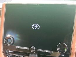 【14インチディスプレイオーディオ】画面内にオーディオ操作はもちろん、空調の調整機能なども盛り込んだ多機能なディスプレイオーディオです！スマートフォン連携はもちろん、車載ナビもお使いいただけます♪