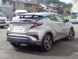 ロングラン保証1年付きです。保証距離は走行距離無制限となっております（プラスでの延長保証もございますがその場合は有料となっております。詳しくはスタッフまでお尋ねください。）