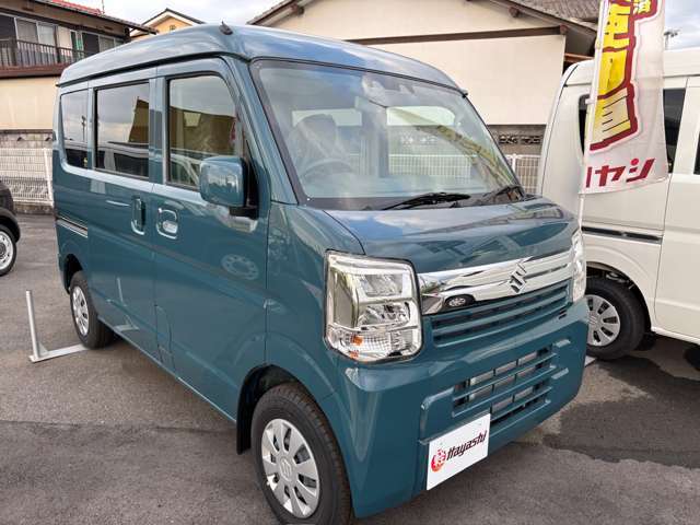☆弊社の整備工場には国家資格を持った整備士が多数在籍しております。また、軽自動車だけでなく普通車や外車の整備も実施しておりますのでご購入いただいたお車だけでなくご家族のお車の整備もお任せください☆