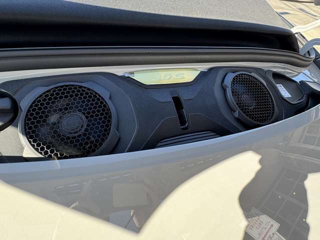 ご覧いただきありがとうございます。ポルシェ911、4Sカブリオレ(992型)、クレヨン、OP400、実走行500km、内外装コーティング済み、スポクロ、スポエグ、PASM、フロントリフターなどたくさんの純正オプション付き。