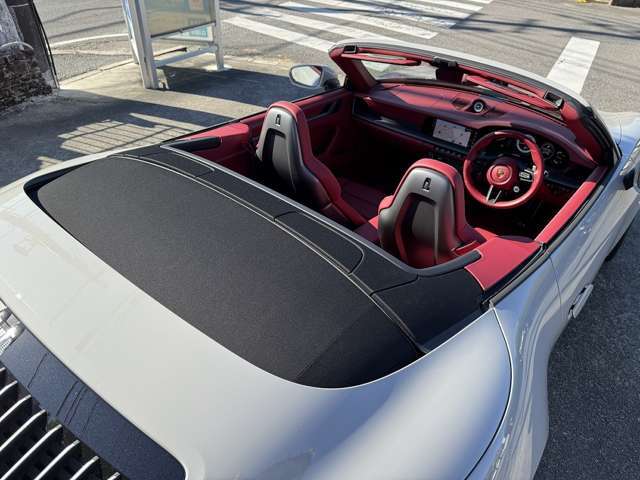 ご覧いただきありがとうございます。ポルシェ911、4Sカブリオレ(992型)、クレヨン、OP400、実走行500km、内外装コーティング済み、スポクロ、スポエグ、PASM、フロントリフターなどたくさんの純正オプション付き。
