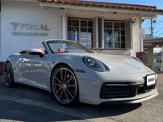 ご覧いただきありがとうございます。ポルシェ911、4Sカブリオレ(992型)、クレヨン、OP400、実走行500km、内外装コーティング済み、スポクロ、スポエグ、PASM、フロントリフターなどたくさんの純正オプション付き。