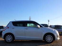 右側面の状態です。キレイな状態です。