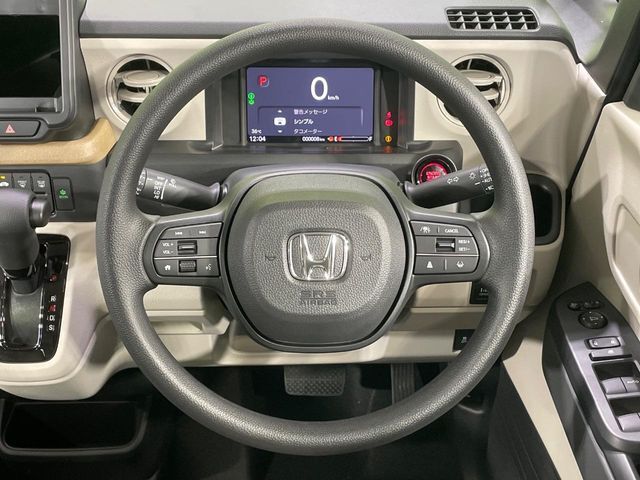 【ステアリングスイッチ】運転中、前方から目線をそらすことなく、オーディオ等の操作が可能な便利機能！安心＆快適なドライブを演出してくれます♪