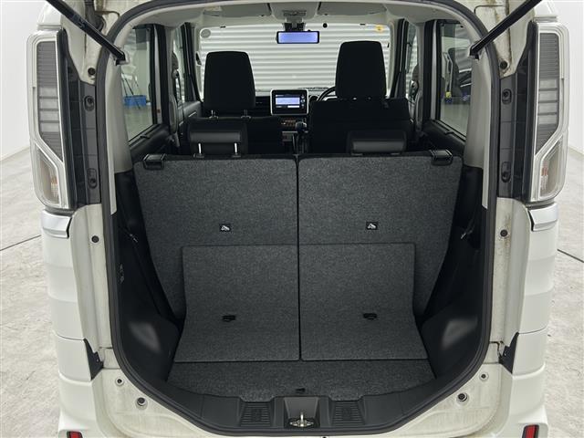 【トランク】積み込みやすくて、たっぷり積める荷室です。シートアレンジできるものは、乗車人数と荷物の量や大きさによってシートを動かすことができるので、より快適なドライブが可能です！