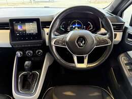 ルノーが独自に開発した軽量・コンパクト、ダイレクトかつスムーズなドライブフィールが特長のハイブリッドシステム E‐TECH HYBRIDを搭載した、「E-テックハイブリッド レザーパック」