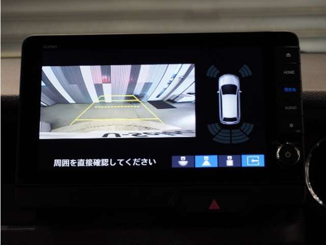 【バックカメラ】後退時も安心。リバース連動で画面が切り替わるのでとっても便利。