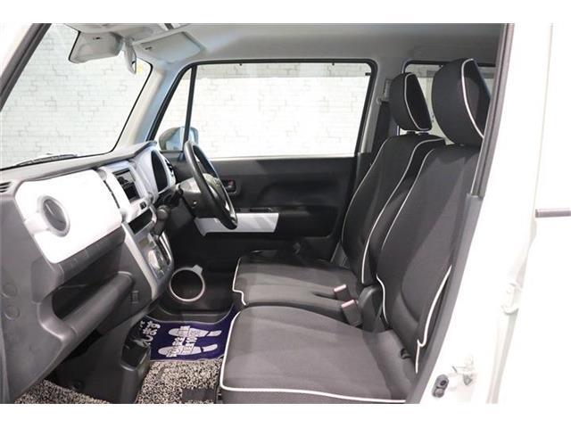 体格に合わせてシートの位置をきめ細かく調節できるので、いつでも最適な運転姿勢をキープ。操作も軽く、ラクラクです